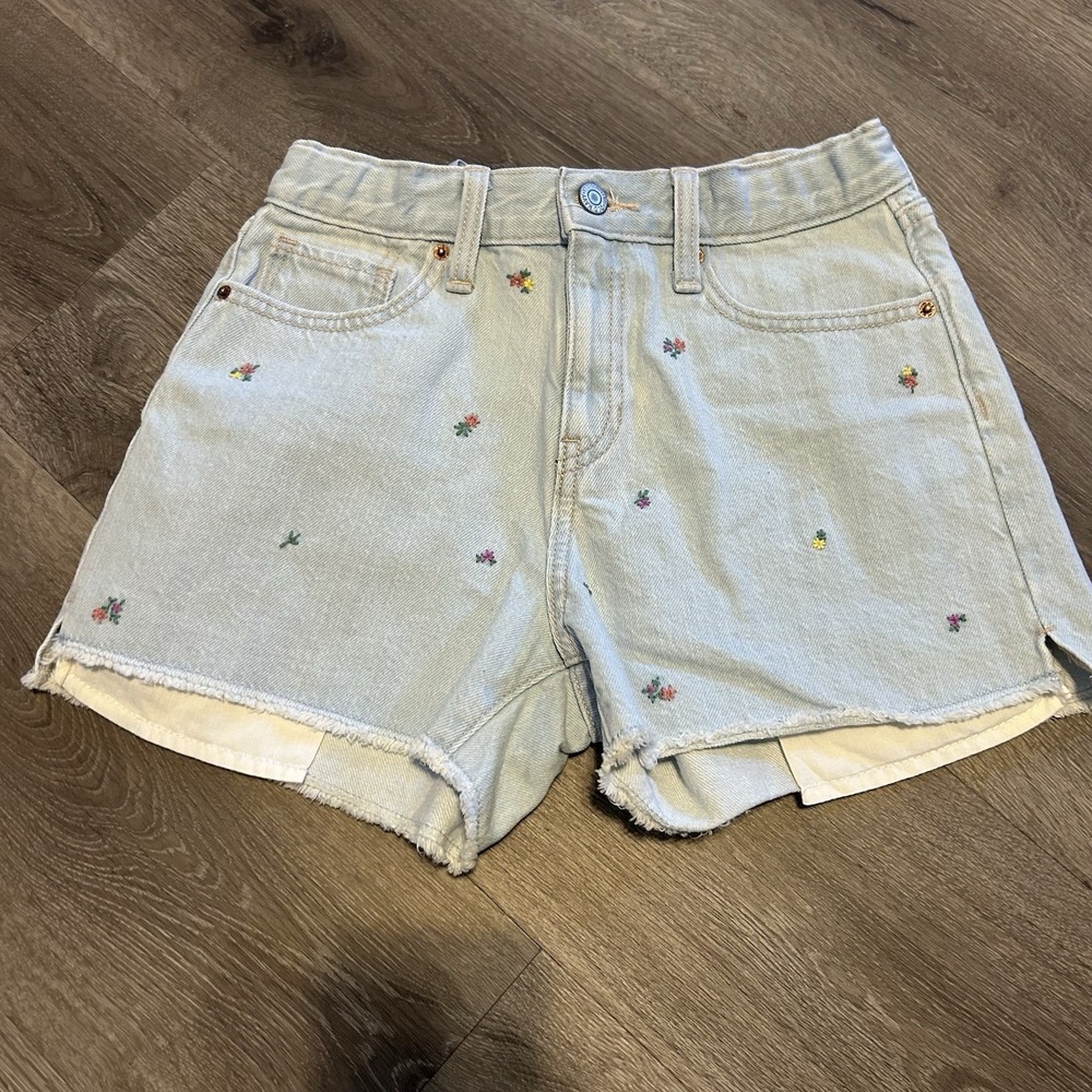 Old Navy Girls Size 12 Light Wash Denim Cut-Off Shorts Floral Hi Rise EUC